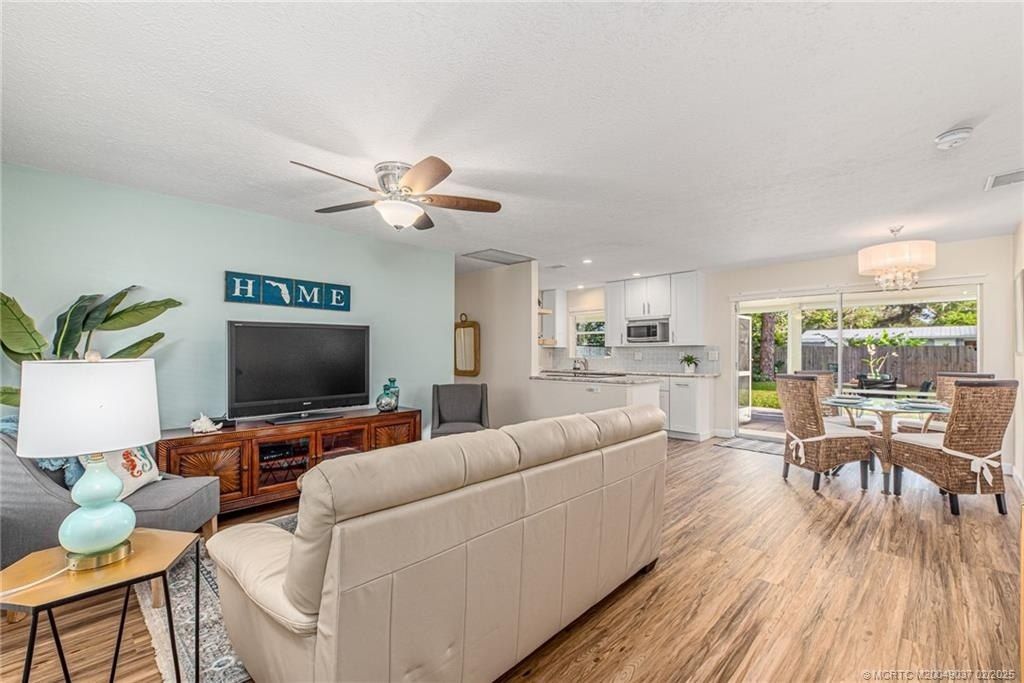 9026 SE Bobwhite Street, Hobe Sound, FL 33455 Photo