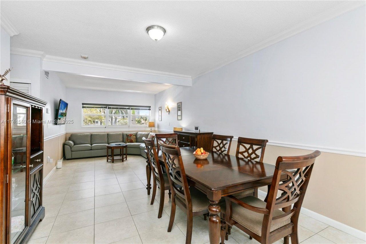 3131 S Ocean Dr, Unit 211, Hallandale Beach, FL 33009 Photo