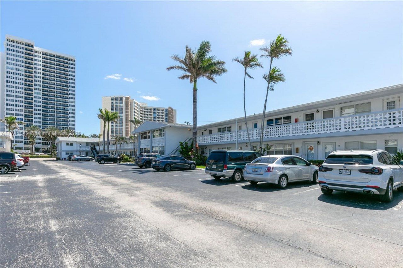 3131 S Ocean Dr, Unit 211, Hallandale Beach, FL 33009 Photo