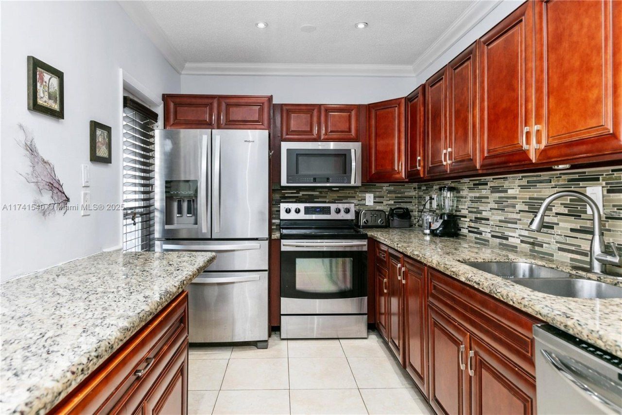 3131 S Ocean Dr, Unit 211, Hallandale Beach, FL 33009 Photo