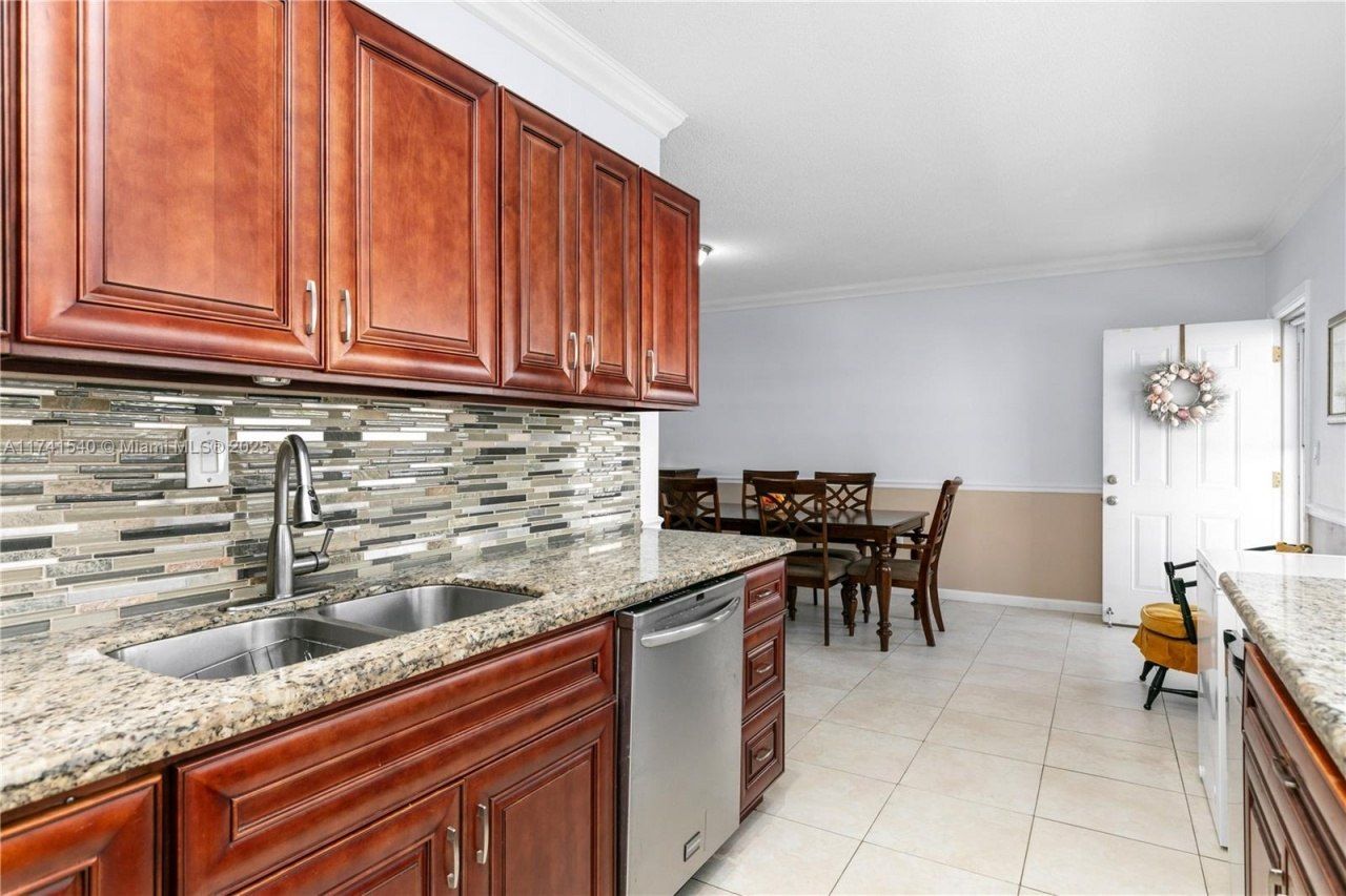 3131 S Ocean Dr, Unit 211, Hallandale Beach, FL 33009 Photo