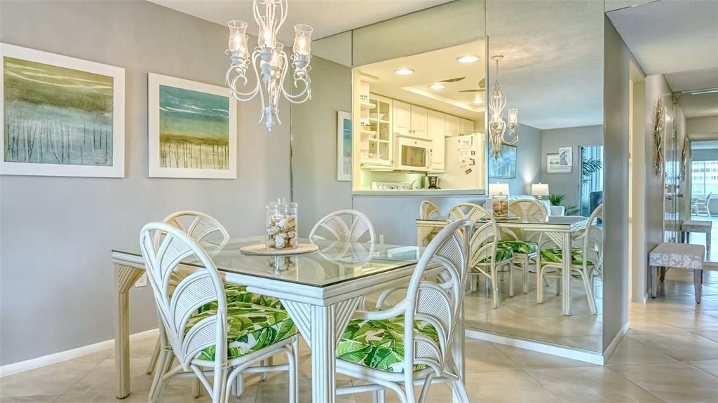 1200 E Peppertree Lane, Unit 305, Sarasota, FL 34242 Photo