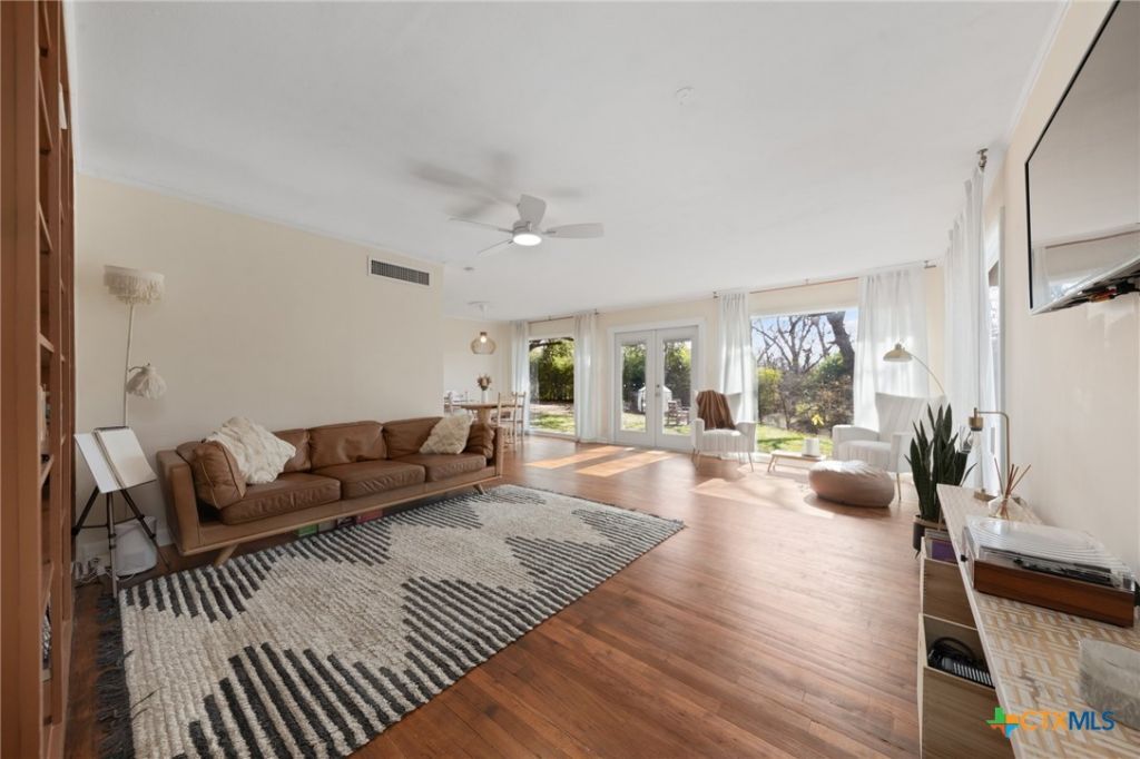 419 King Circle, Temple, TX 76501 Main Photo