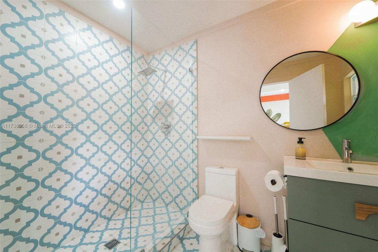 40 NE 24th St, Lazy Lake, FL 33305 Photo