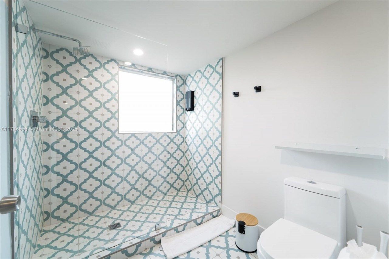 40 NE 24th St, Lazy Lake, FL 33305 Photo