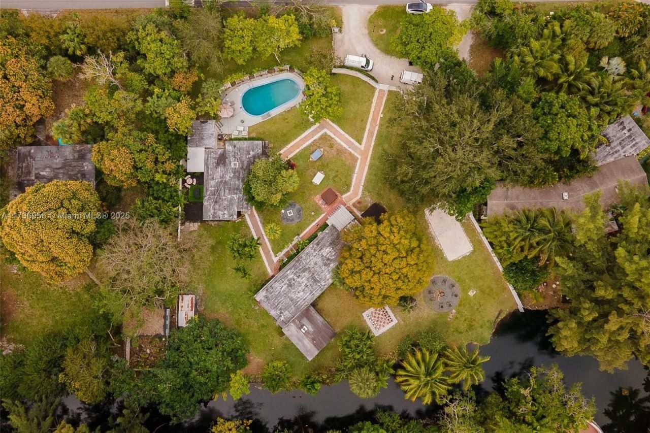 40 NE 24th St, Lazy Lake, FL 33305 Photo