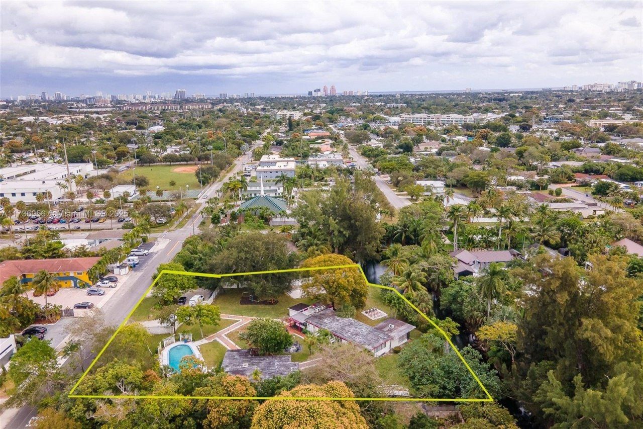 40 NE 24th St, Lazy Lake, FL 33305 Photo