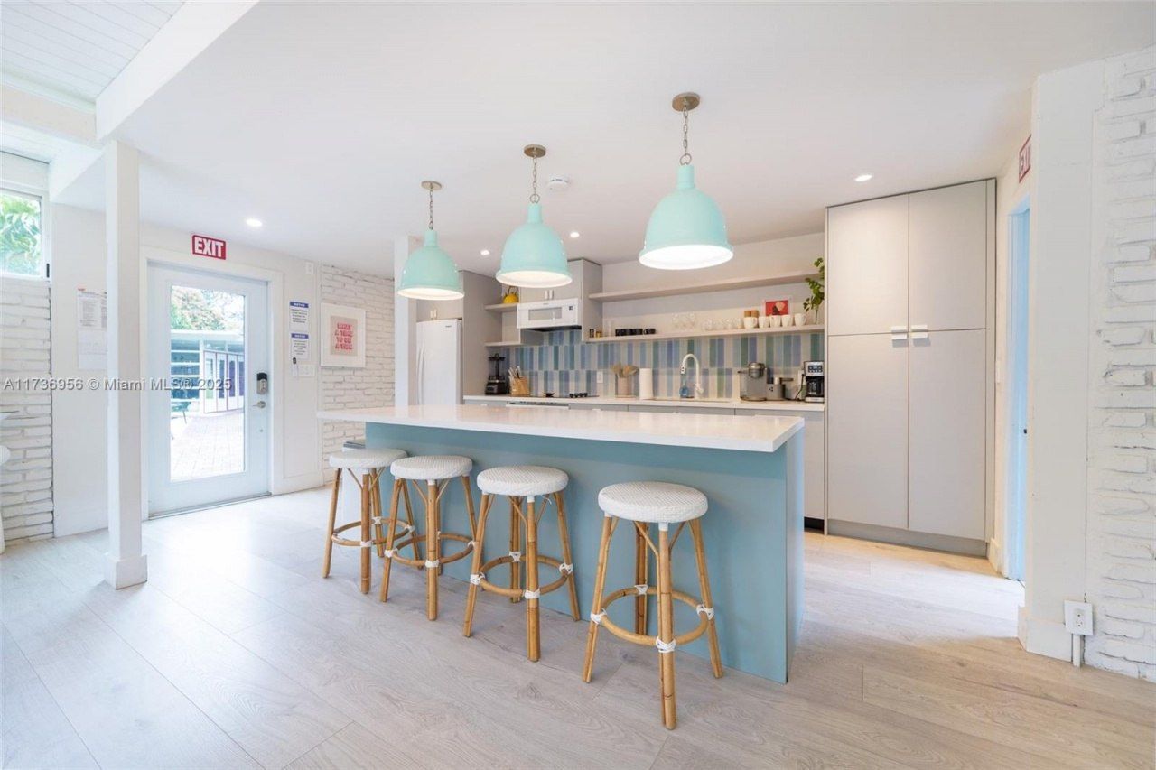 40 NE 24th St, Lazy Lake, FL 33305 Photo