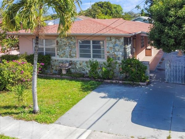 21 NW 32 COURT, Miami, FL 33125