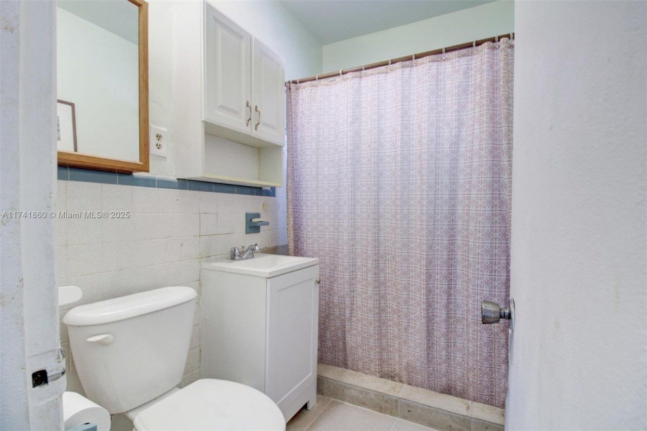 21 NW 32 Court, Miami, FL 33125 Photo