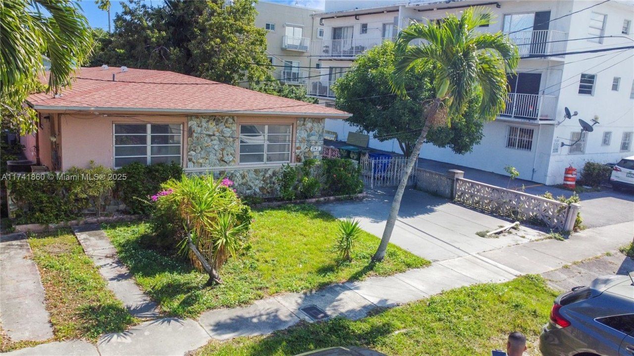 21 NW 32 Court, Miami, FL 33125 Photo