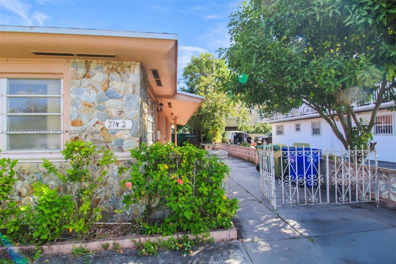 21 NW 32 Court, Miami, FL 33125 Photo