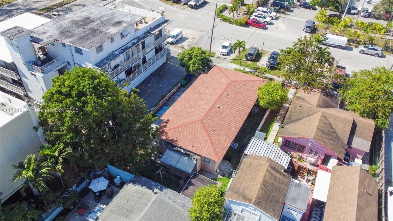 21 NW 32 Court, Miami, FL 33125 Photo