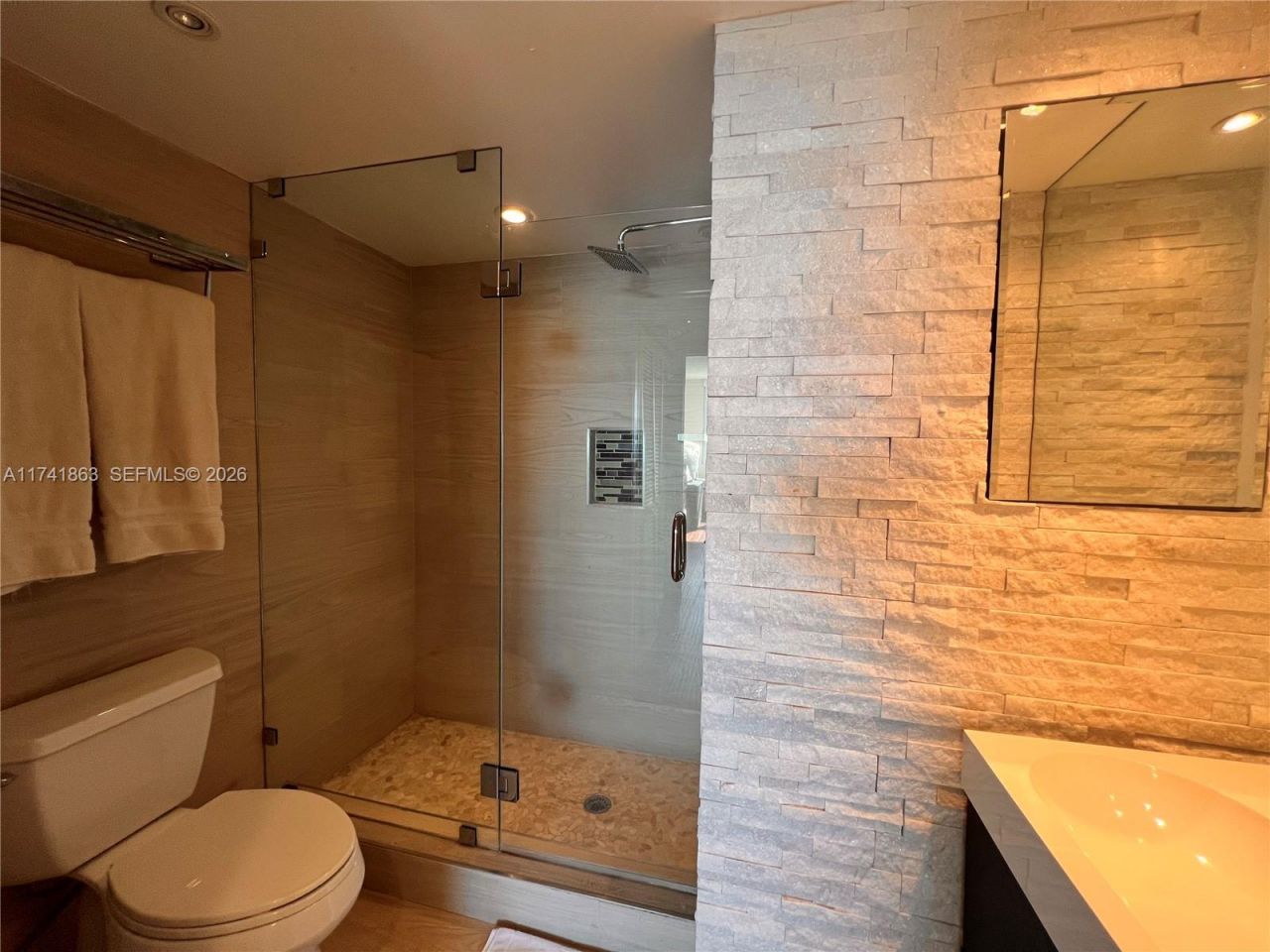 90 Alton Rd, Unit 2110, Miami Beach, FL 33139 Photo