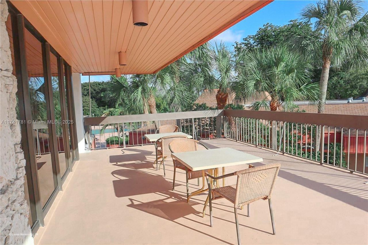 3210 Holiday Springs Blvd, Unit 2-204, Margate, FL 33063 Photo