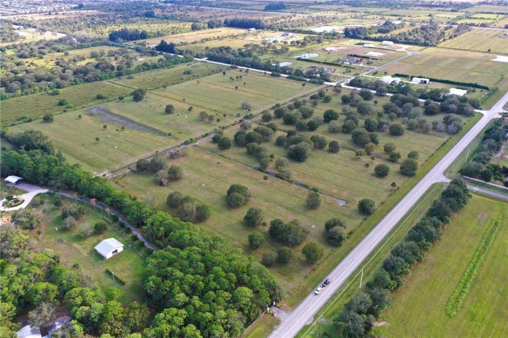 495 66th Avenue Sw, Vero Beach, FL 32968 Photo