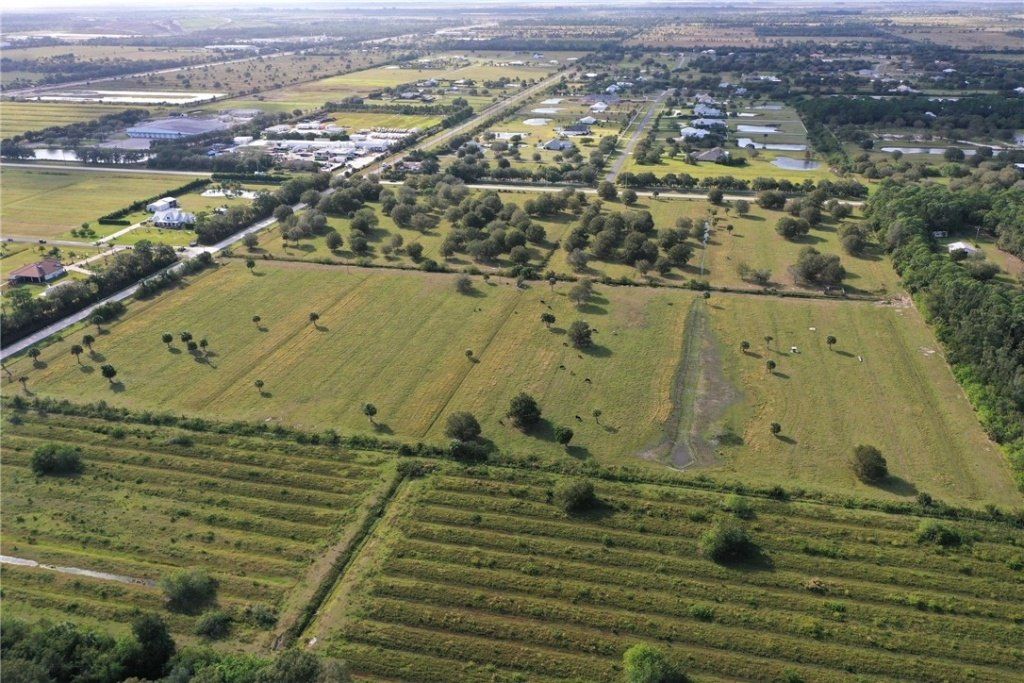 495 66th Avenue Sw, Vero Beach, FL 32968 Photo