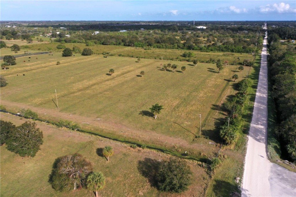 495 66th Avenue Sw, Vero Beach, FL 32968 Photo