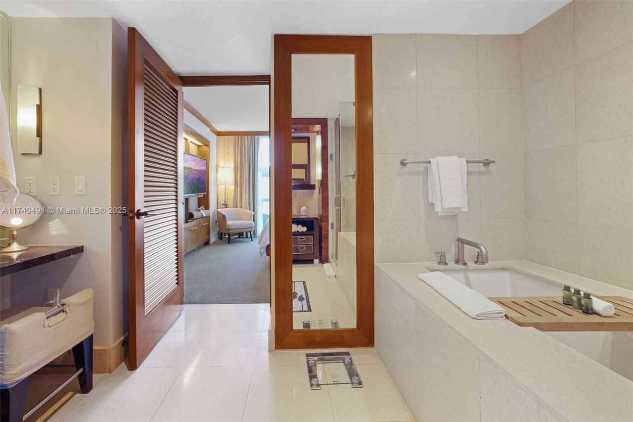 6801 Collins Ave, Unit 608 (door, Miami Beach, FL 33141 Photo