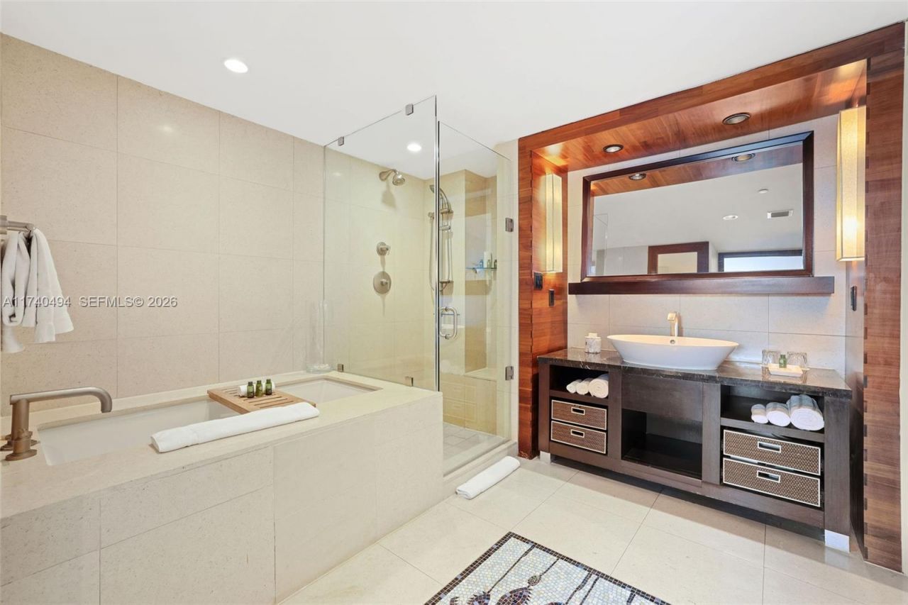 6801 Collins Ave, Unit 608 (door, Miami Beach, FL 33141 Photo