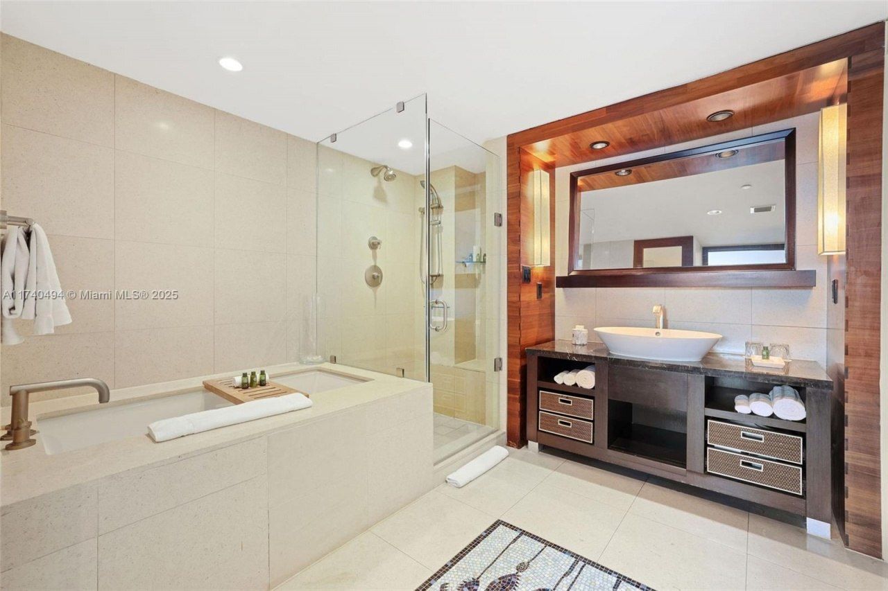 6801 Collins Ave, Unit 608 (door, Miami Beach, FL 33141 Photo