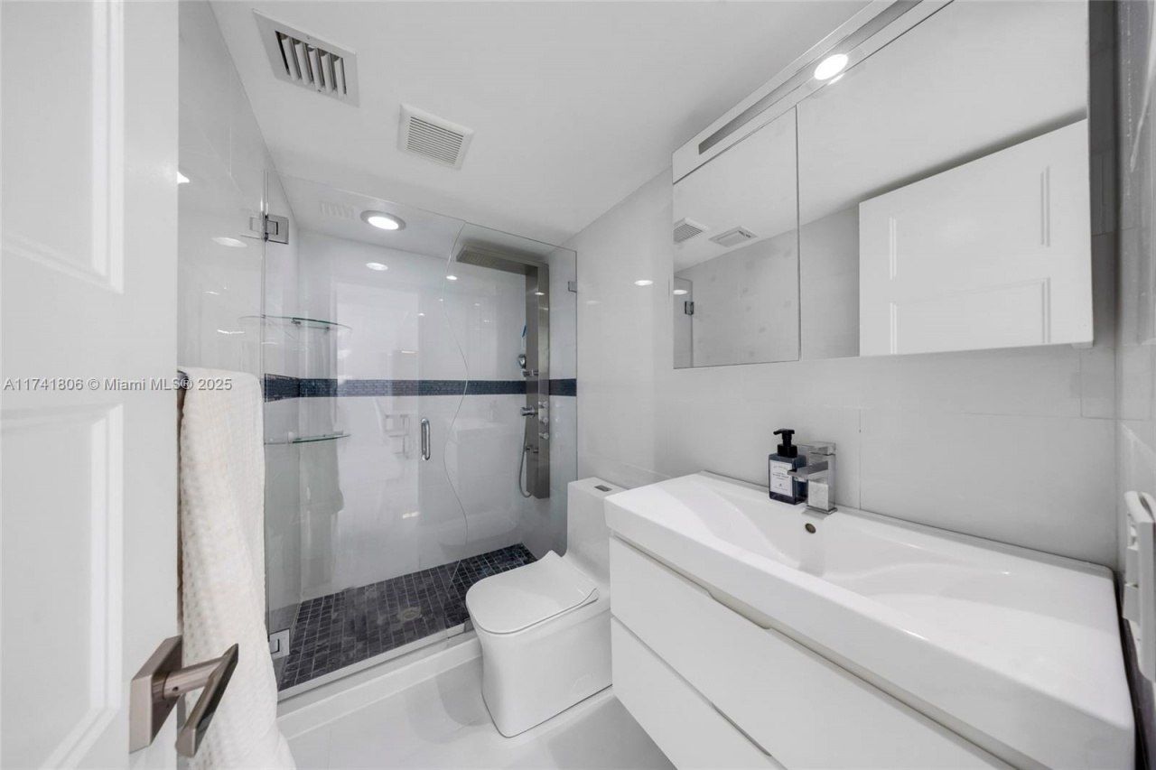 3031 N Ocean Blvd, Unit 604, Fort Lauderdale, FL 33308 Photo