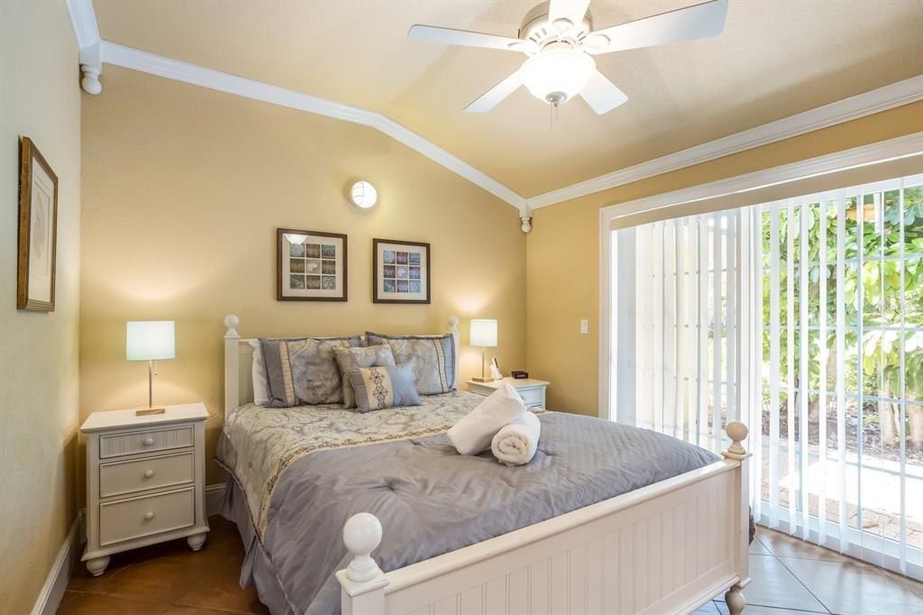 6606 Holmes Boulevard, Unit 3, Holmes Beach, FL 34217 Photo