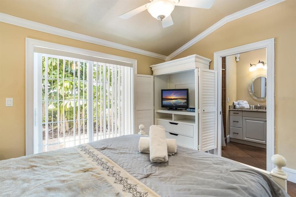 6606 Holmes Boulevard, Unit 3, Holmes Beach, FL 34217 Photo