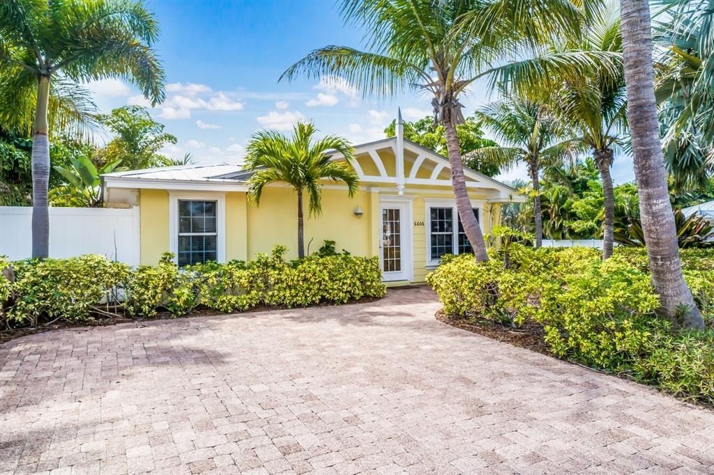 6606 Holmes Boulevard, Unit 3, Holmes Beach, FL 34217 Photo