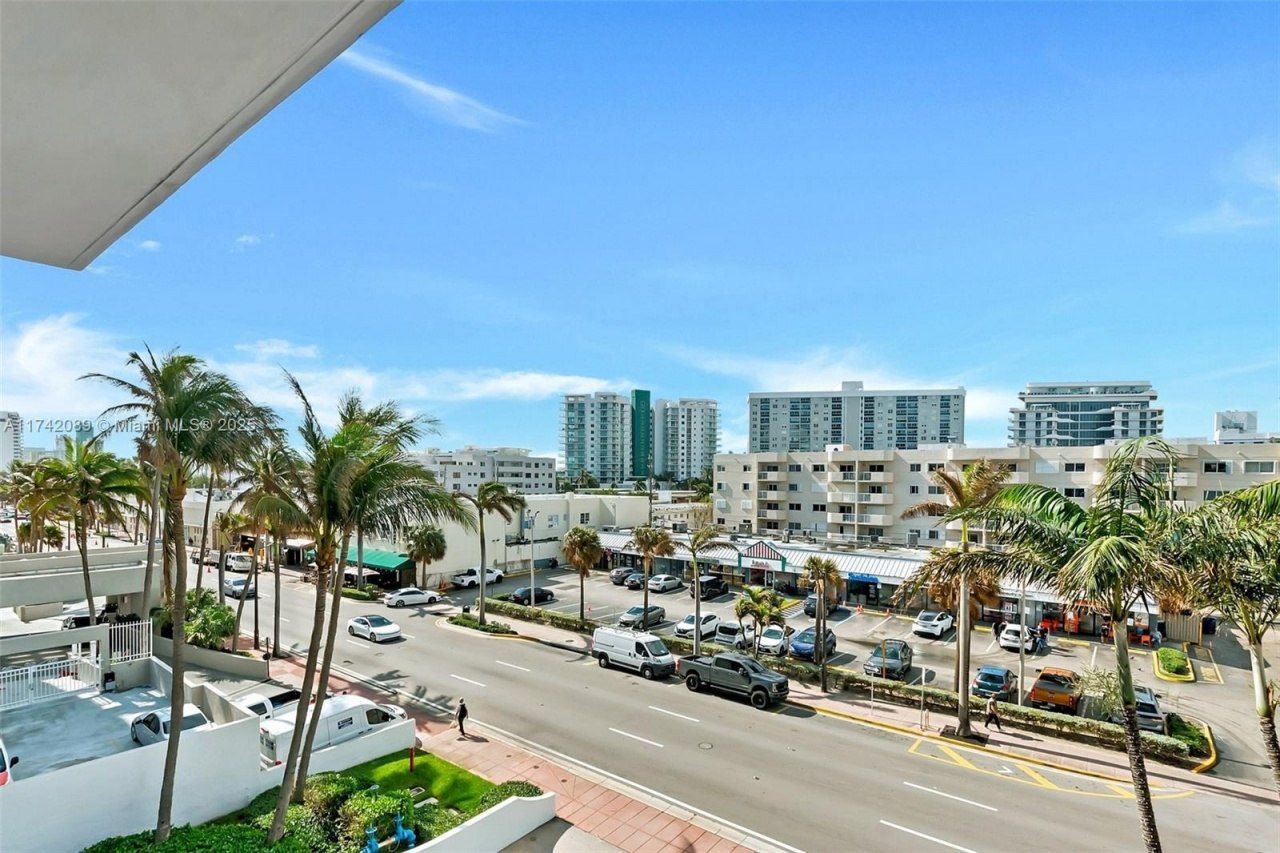 6799 Collins Ave, Unit 312, Miami Beach, FL 33141 Photo