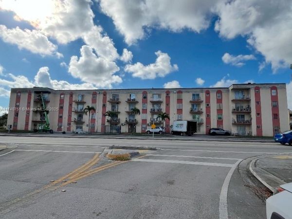 6820 W Flagler St, Unit 101, Miami, FL 33144