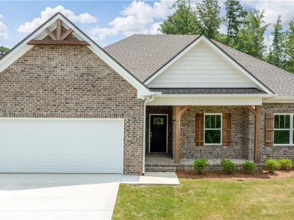 5150 Summerfield Drive E, Tuscaloosa, AL 35404