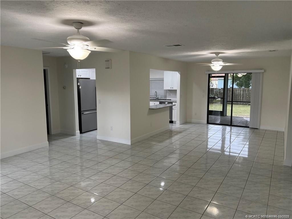 160 SE Lakehurst Drive, Port Saint Lucie, FL 34983 Photo