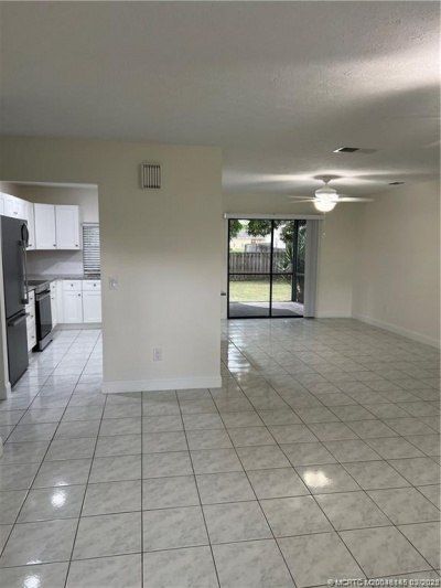 160 SE Lakehurst Drive, Port Saint Lucie, FL 34983 Photo