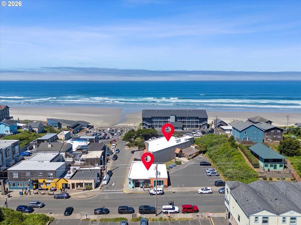 426 NW Coast ST, Newport, OR 97365