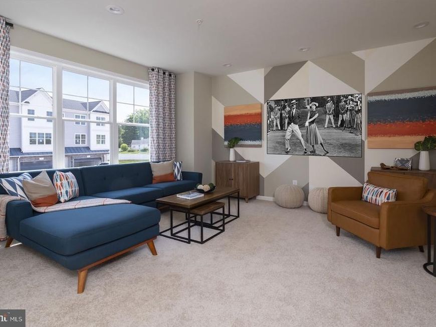 62 Becker Dr, Unit 28, Chalfont, PA 18914 Main Photo