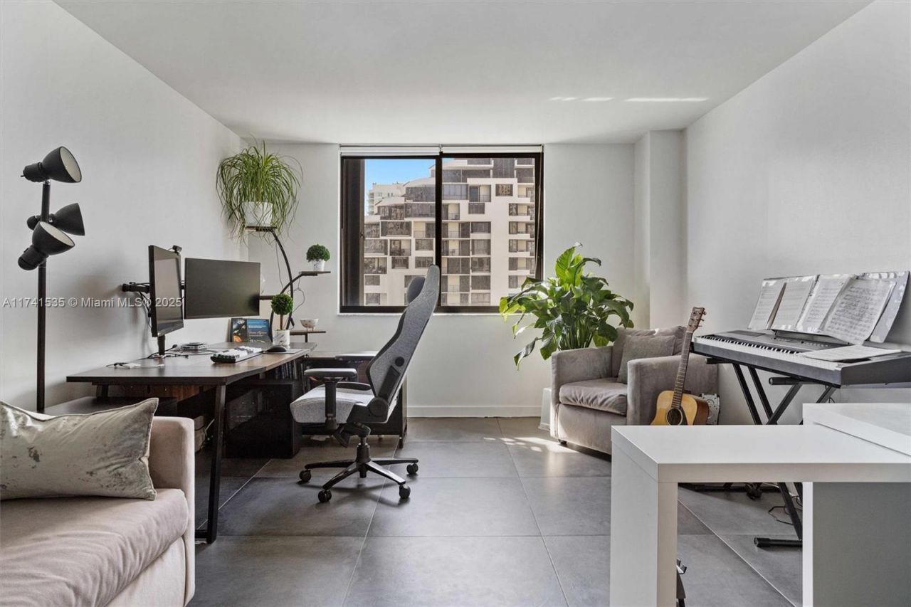 540 Brickell Key Dr, Unit 1519, Miami, FL 33131 Photo