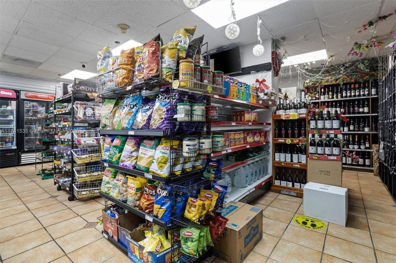 540 Brickell Key Dr, Unit 1519, Miami, FL 33131 Photo