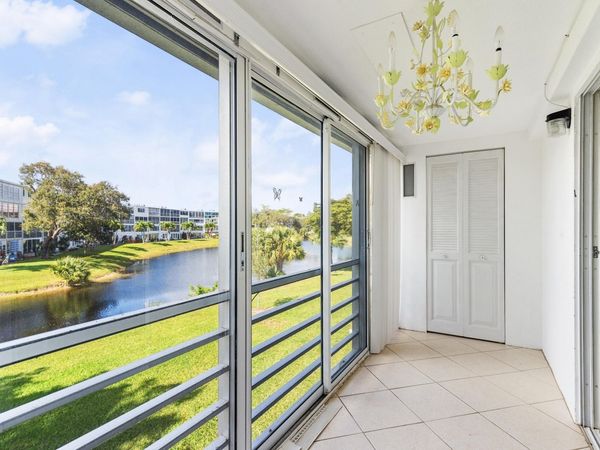 97 Oakridge H, Unit 97, Deerfield Beach, FL 33442