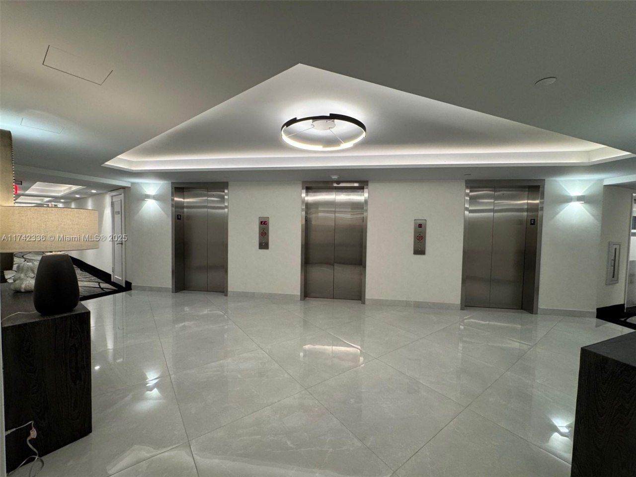 3180 S Ocean Dr, Unit 1217, Hallandale Beach, FL 33009 Photo