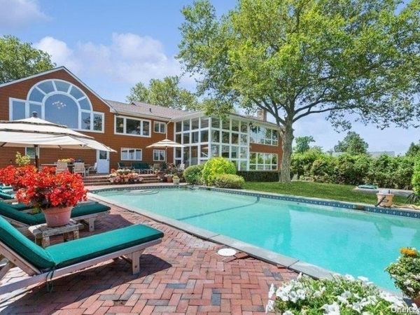 30 Thixton Drive, Hewlett Harbor, NY 11557