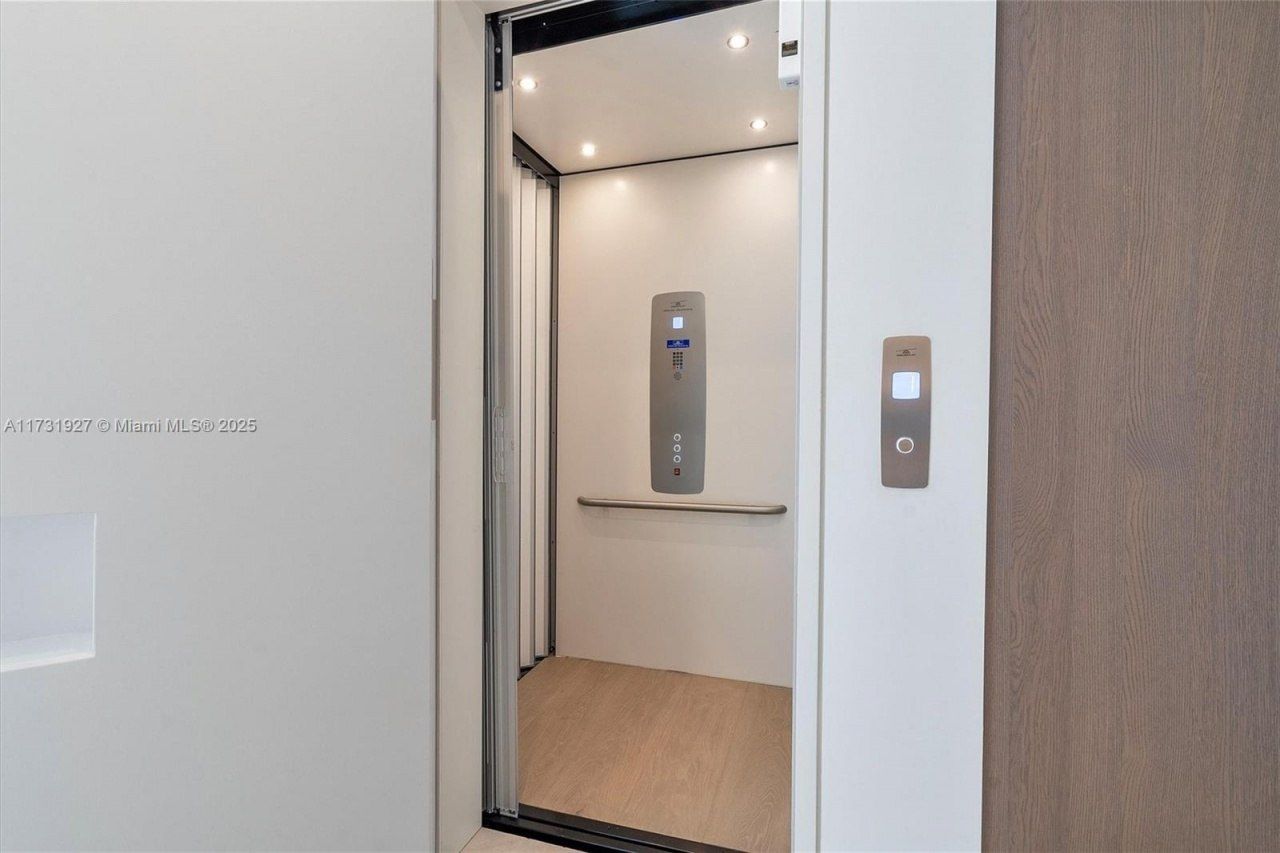 960 Mariner Dr, Key Biscayne, FL 33149 Photo