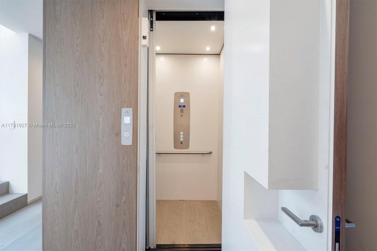 960 Mariner Dr, Key Biscayne, FL 33149 Photo