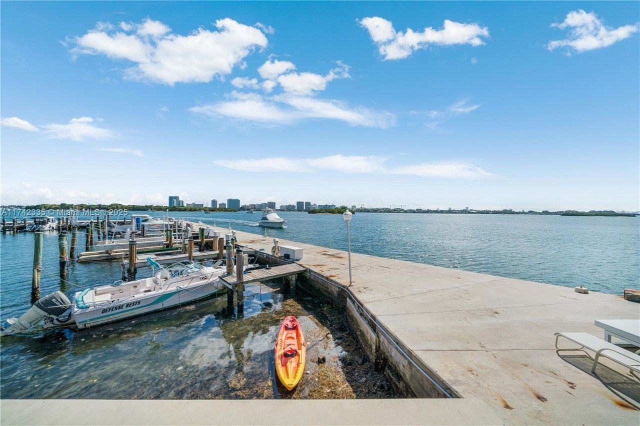 2700 NE 135th St, Unit 32, North Miami, FL 33181 Photo