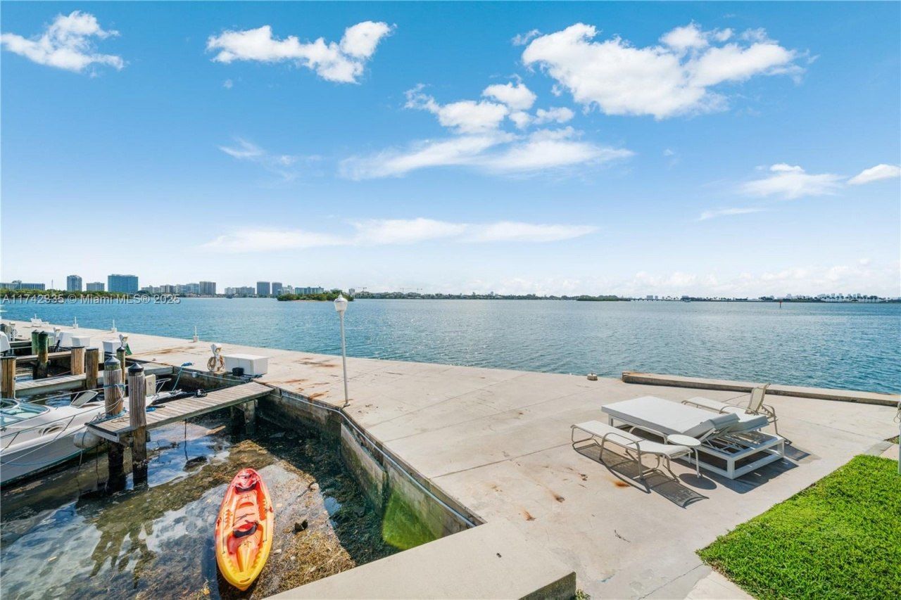 2700 NE 135th St, Unit 32, North Miami, FL 33181 Photo