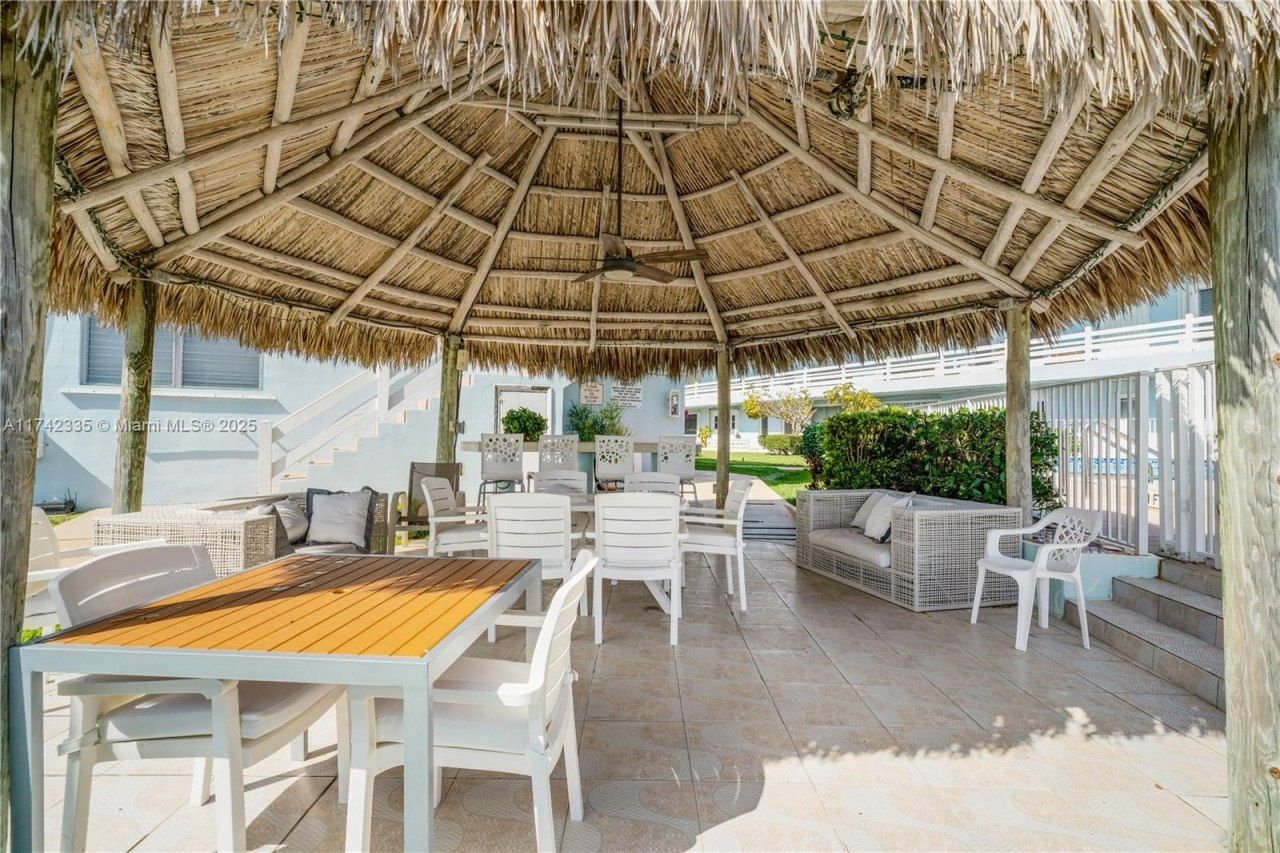 2700 NE 135th St, Unit 32, North Miami, FL 33181 Photo