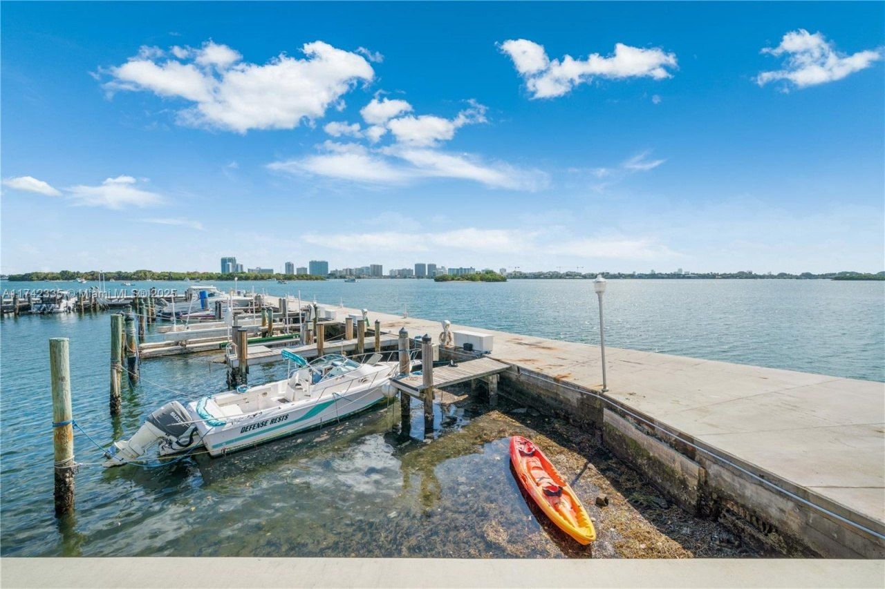 2700 NE 135th St, Unit 32, North Miami, FL 33181 Photo