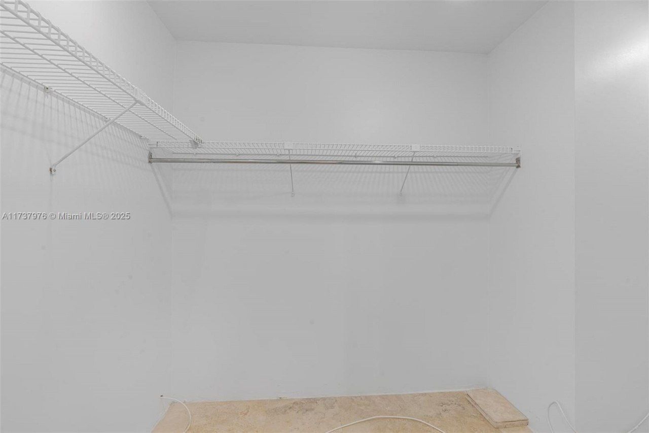 600 NE 36th St, Unit 414, Miami, FL 33137 Photo