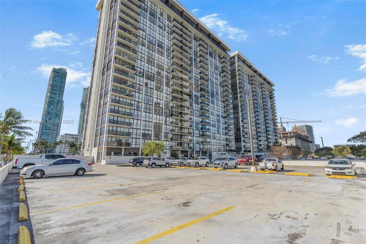 600 NE 36th St, Unit 414, Miami, FL 33137 Photo