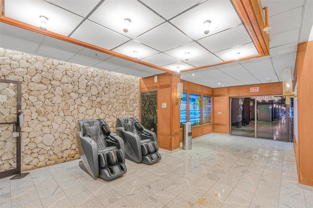 600 NE 36th St, Unit 414, Miami, FL 33137 Photo